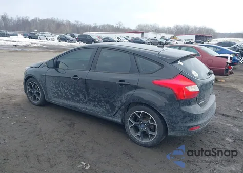 2013 Ford Focus Se z USA, uszkodzony, nr VIN 1FADP3K24DL110945